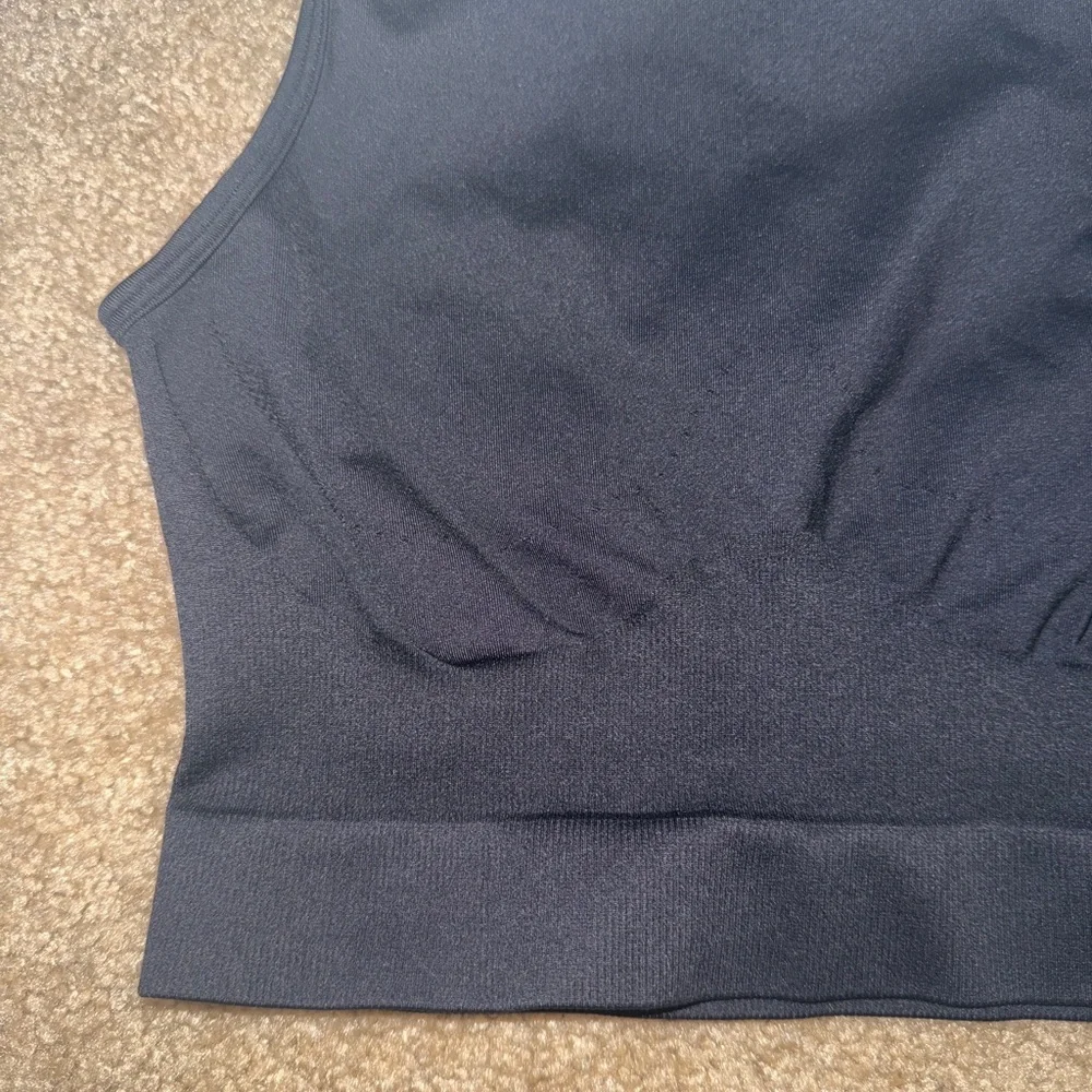 Gymshark Black Sports Bra - Picture 3 of 4